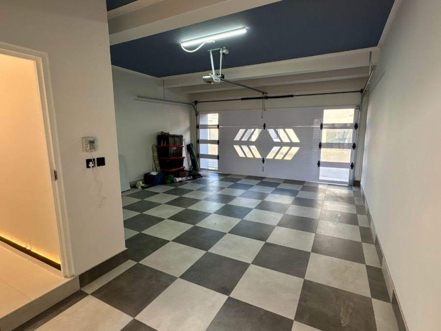 4 Bedroom Property for Sale in Sandown Western Cape